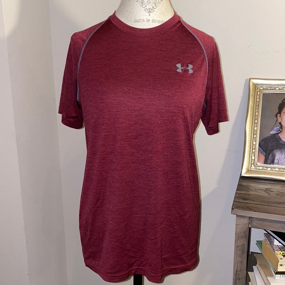 Under Armour maroon lightweight athletic shirt SM - Picture 1 of 4